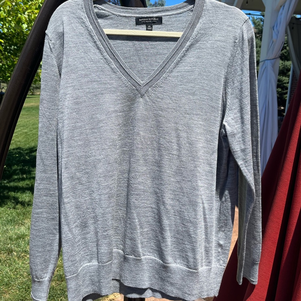banana republic light sweater/ top